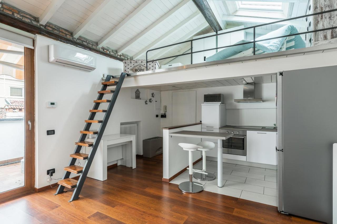 In Our Home By Holiday Solutions Como Luaran gambar